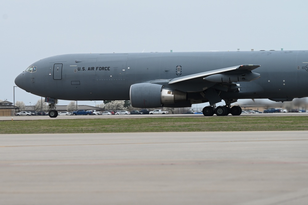 22 ARW conducts first test flight with WARPs