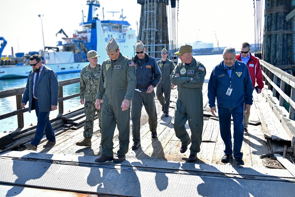 VADM Gray visits Point Mugu, Port Hueneme