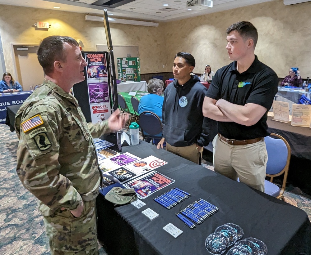 Mountain Meetup links Fort Drum Soldiers, families with community resources