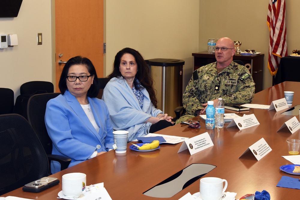 USUHS Vice President of Research visits NAMRU San Antonio