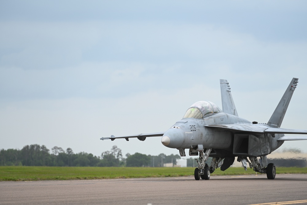 Comin' in hot; Aircraft arrive for Tampa Bay AirFest