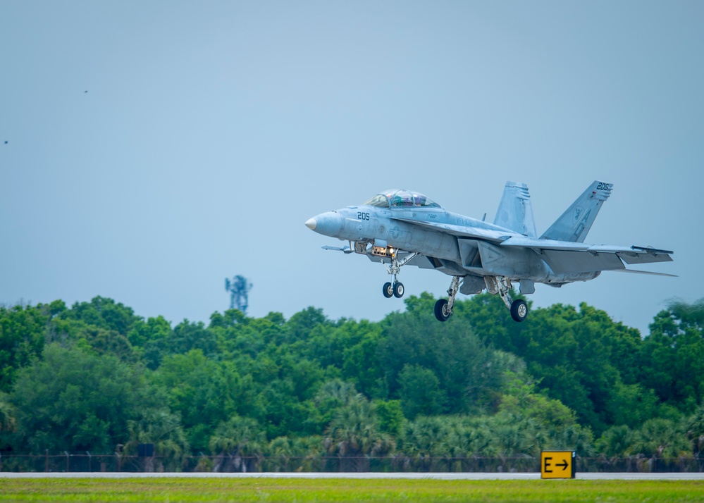 Comin' in hot; Aircraft arrive for Tampa Bay AirFest
