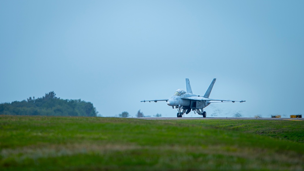Comin' in hot; Aircraft arrive for Tampa Bay AirFest