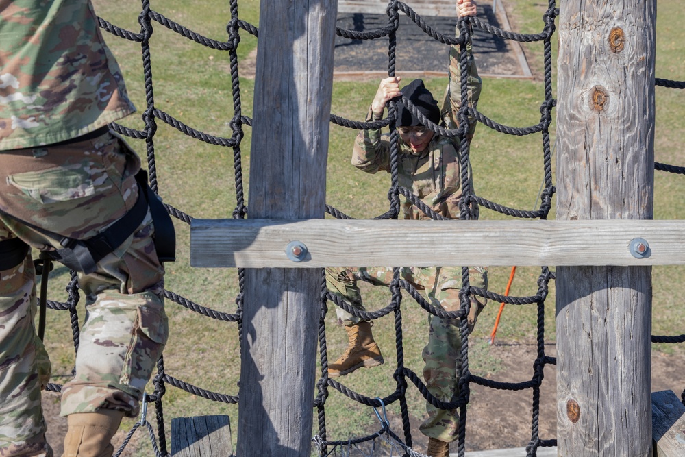 451st and 103rd ESC BWC Obstacle Course