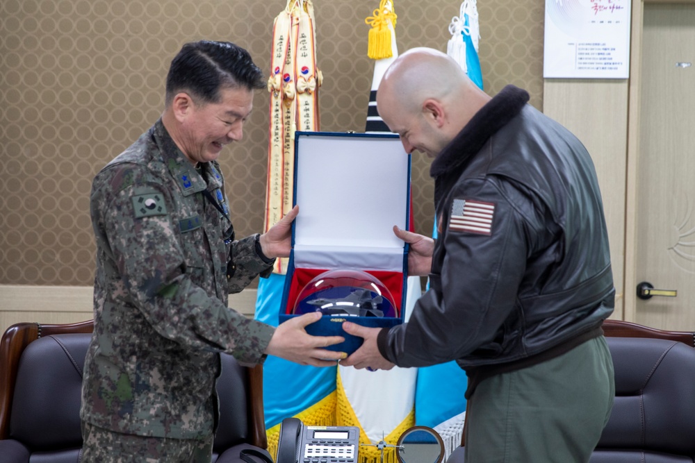 Warrior Shield 24 | MAG-12 staff meet with ROKAF 10th Fighter Wing