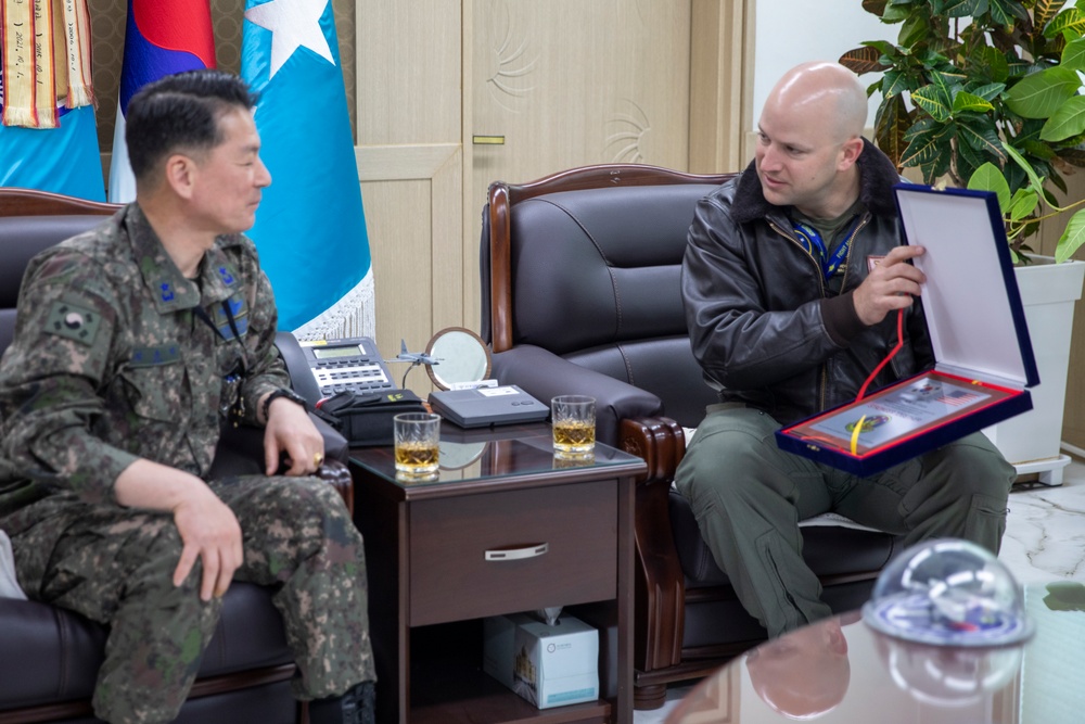 Warrior Shield 24 | MAG-12 staff meet with ROKAF 10th Fighter Wing