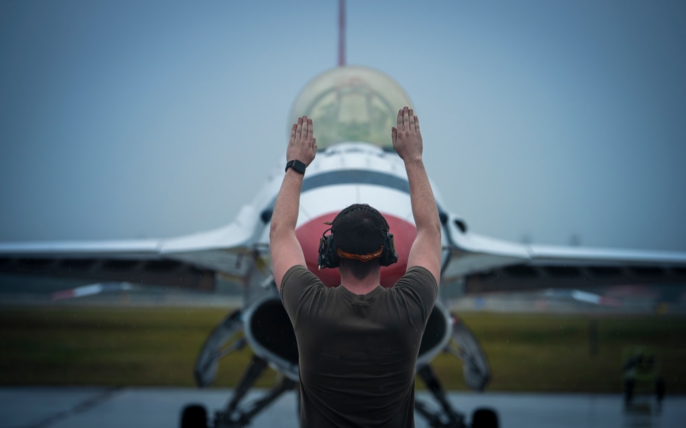 Thunderbirds arrive for Tampa Bay AirFest