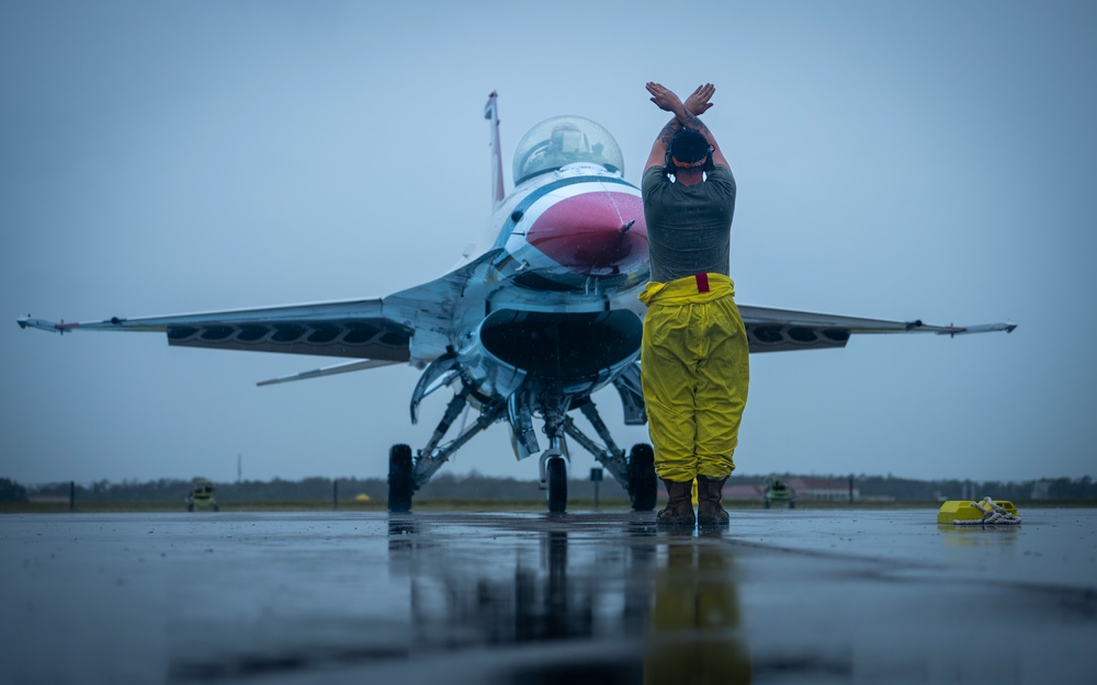 Thunderbirds arrive for Tampa Bay AirFest