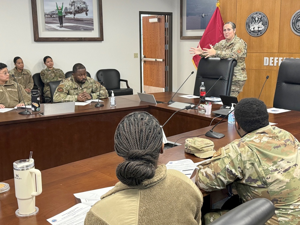 Air Force customers get inside look at DLA customer service