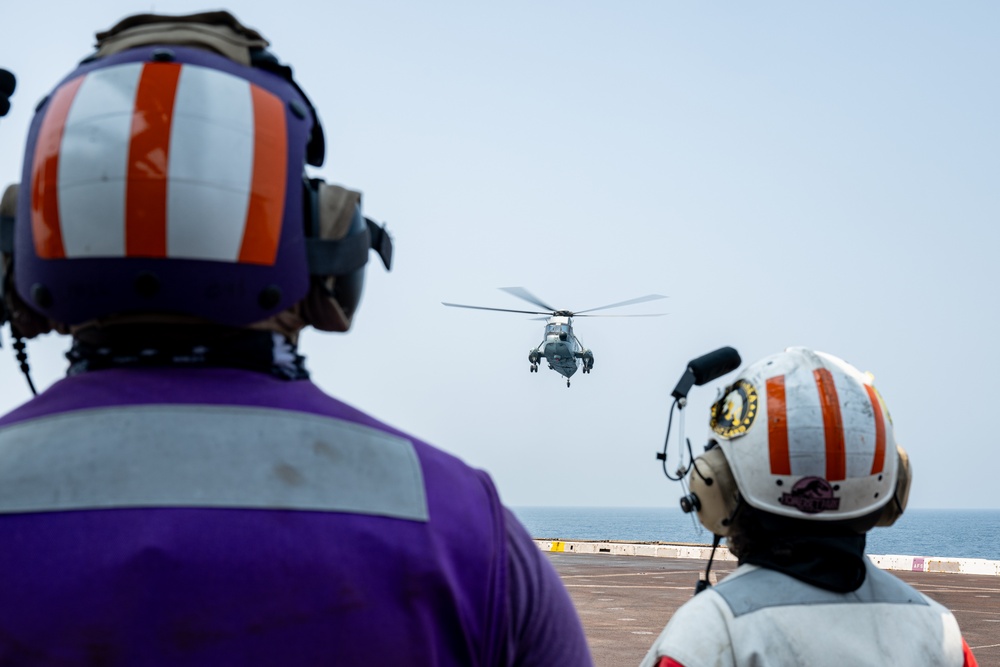 Republic of India UH-3H cross-decks with USS Somerset