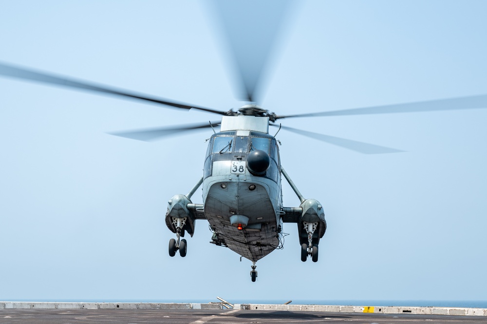 Republic of India UH-3H cross-decks with USS Somerset