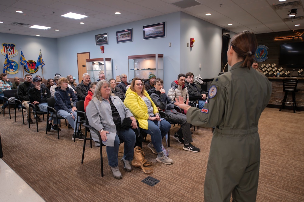 Aviation students visit Battle Creek Air Base