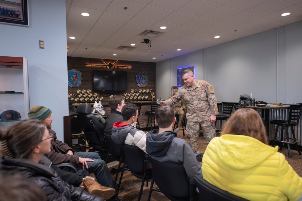 Aviation students visit Battle Creek Air Base