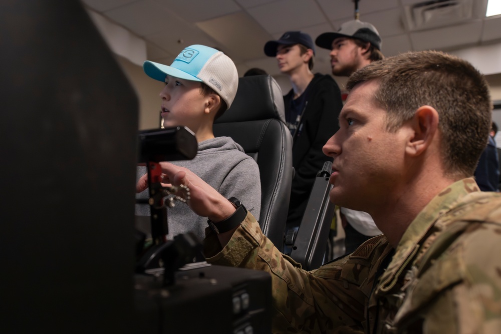 Aviation students visit Battle Creek Air Base