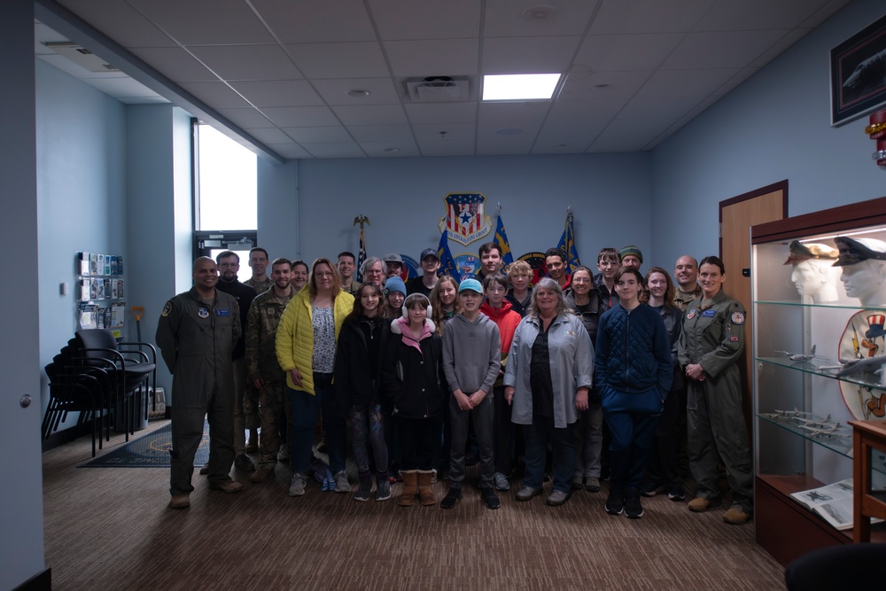 Aviation students visit Battle Creek Air Base