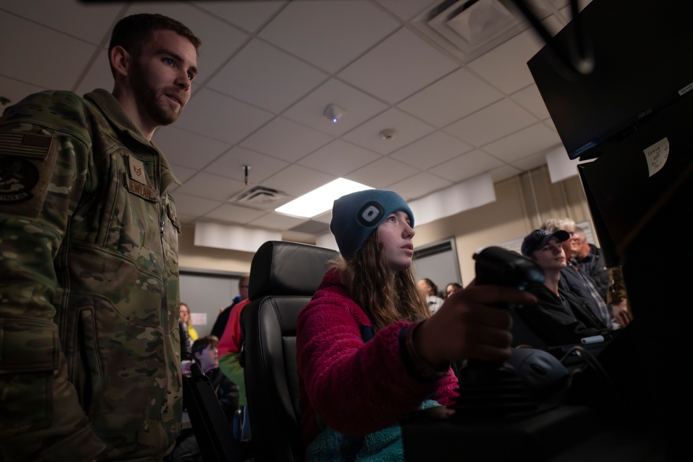 Aviation students visit Battle Creek Air Base