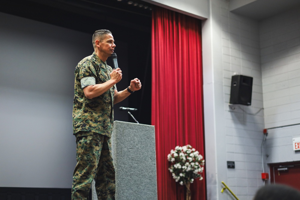 The 20th Sergeant Major of the Marine Corps visits MCLB Albany