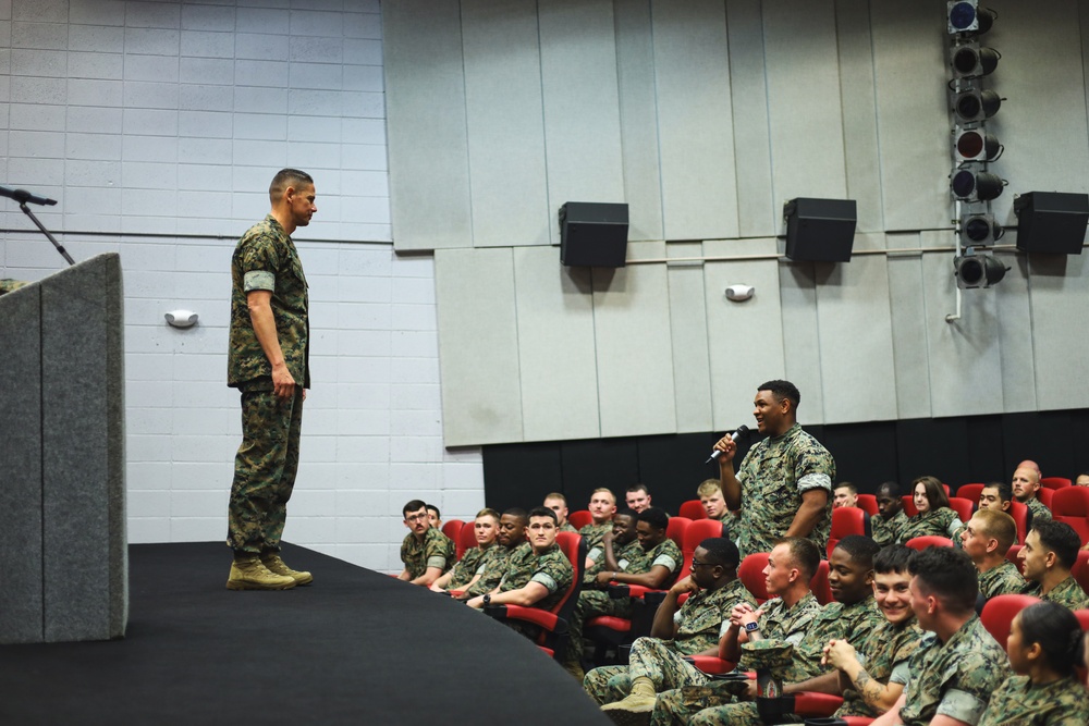 The 20th Sergeant Major of the Marine Corps visits MCLB Albany