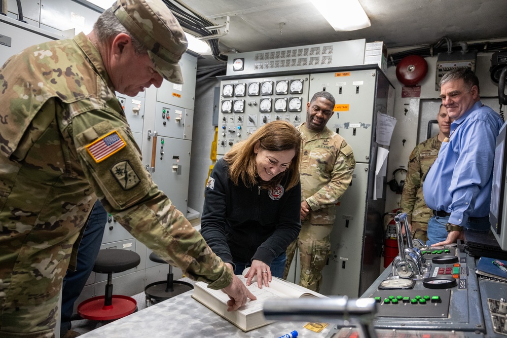 Assistant Secretary of the Army for Manpower and Reserve Affairs tours U.S. Army Vessel CW3 Harold C. Clinger