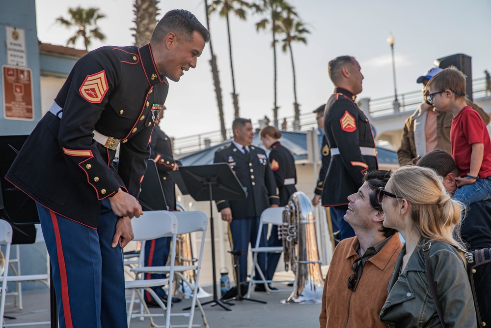 1st MARDIV Band hosts joint concert for local public