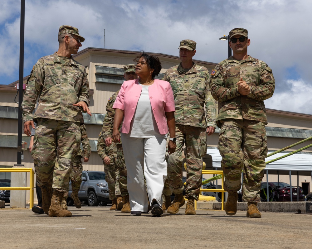 Army General Counsel visits LSV 7