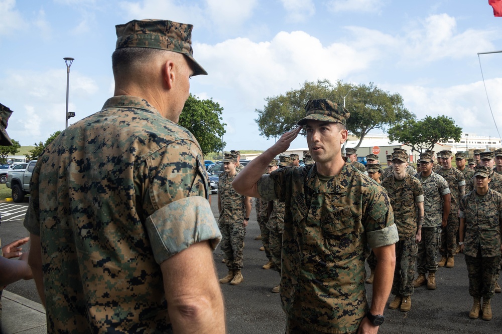 1st MAW Commanding General visits MAG-24