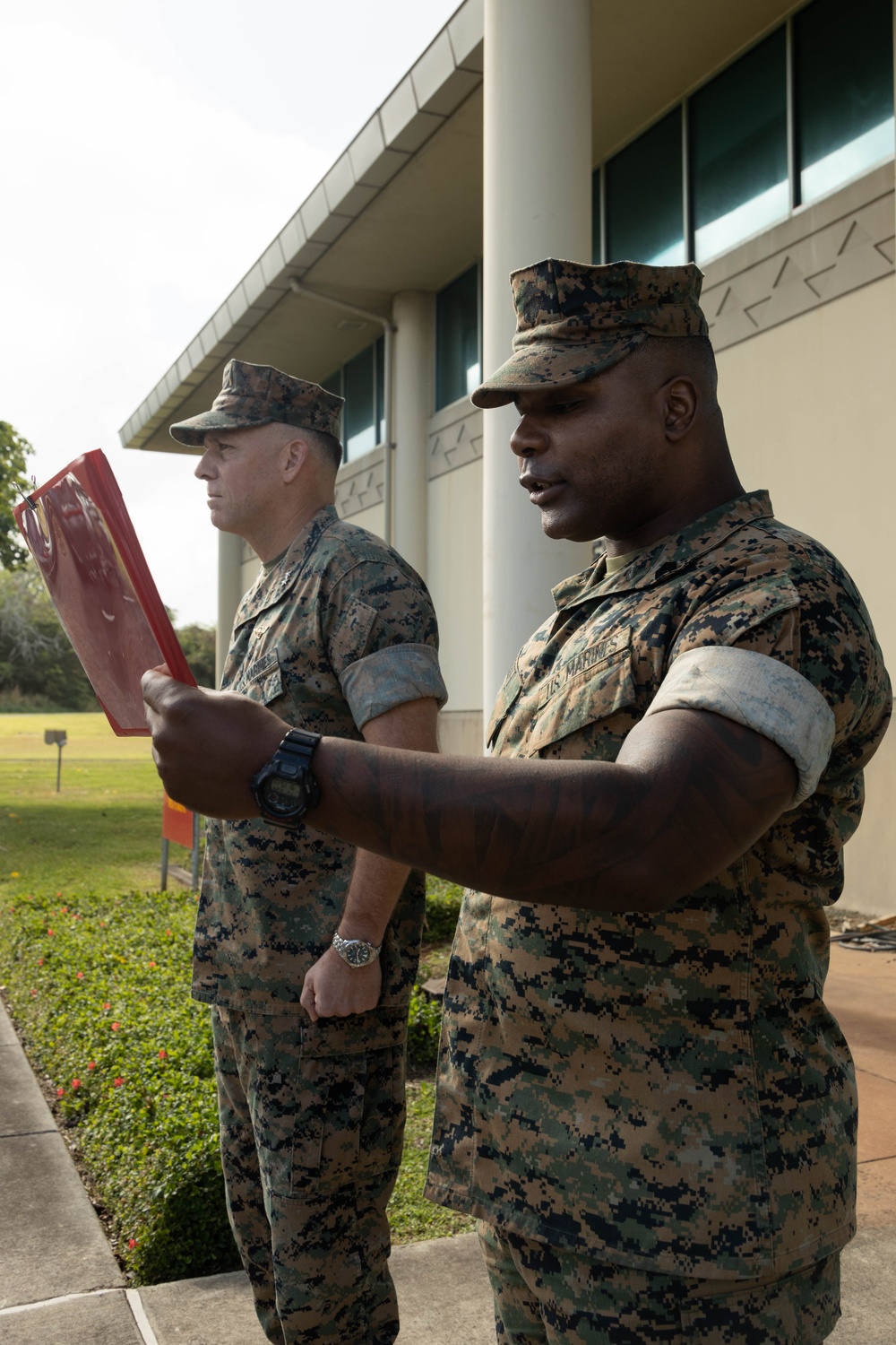 1st MAW Commanding General visits MAG-24