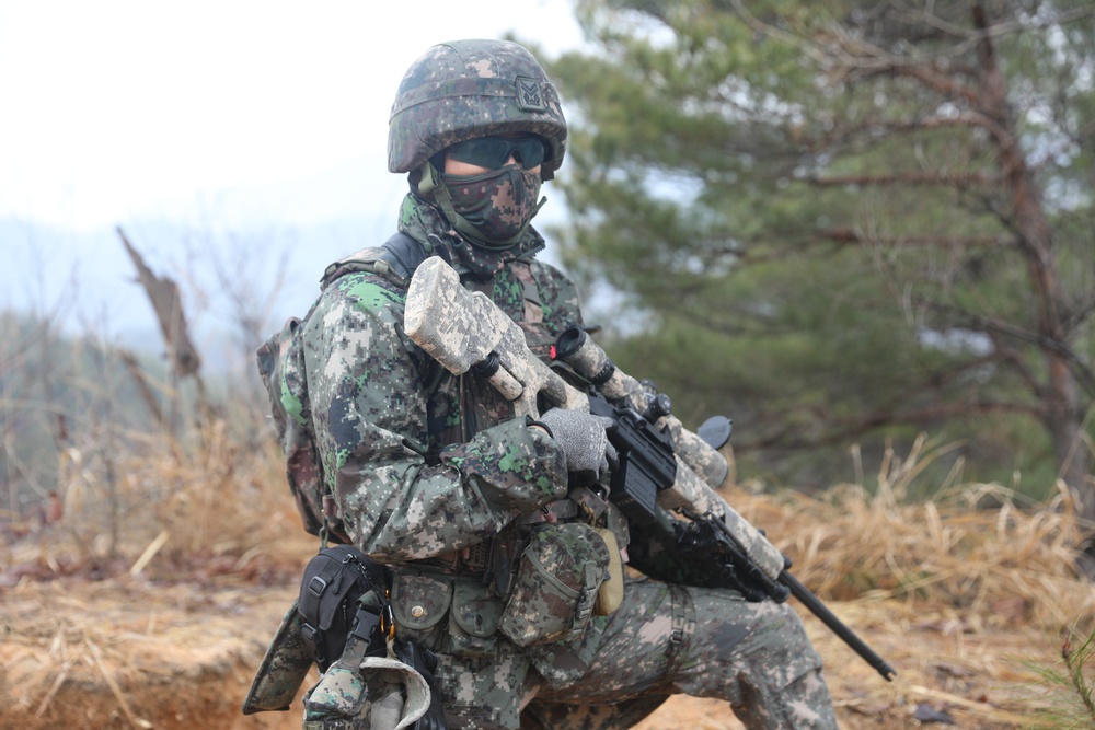 Republic of Korea soldiers conduct preparatory training