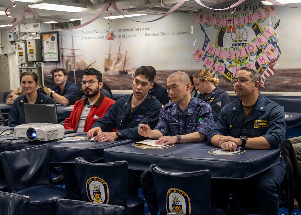 Executive Officer of Japanese Maritime Self-Defense Force Destroyer JS Kongo Visits USS Dewey