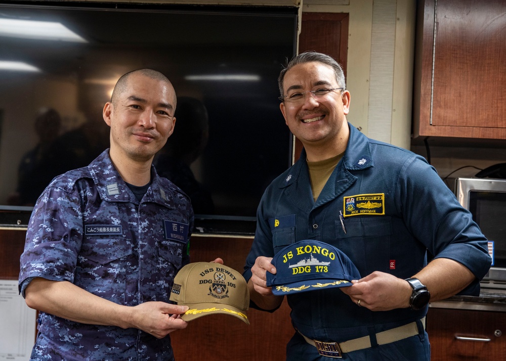 Executive Officer of Japanese Maritime Self-Defense Force Destroyer JS Kongo Visits USS Dewey