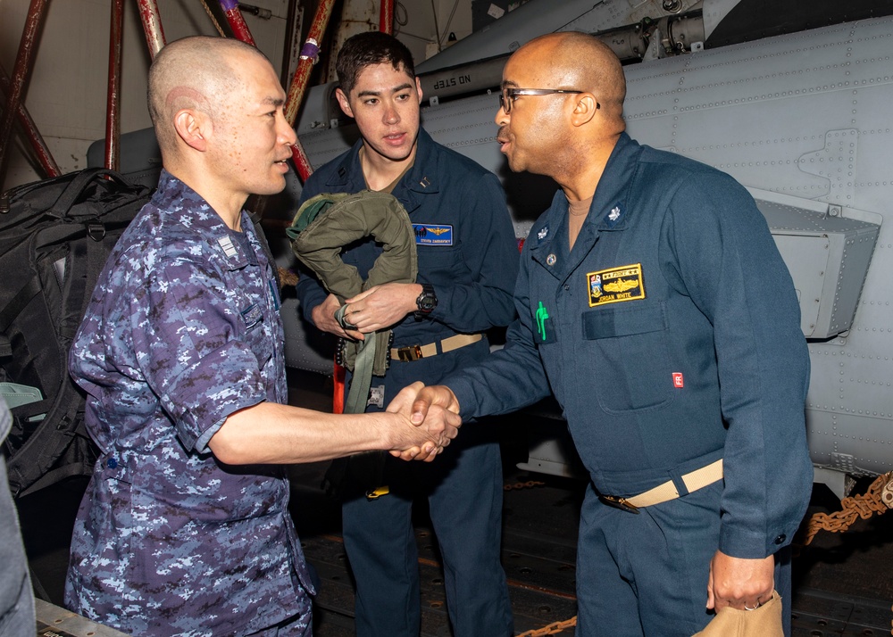 Executive Officer of Japanese Maritime Self-Defense Force Destroyer JS Kongo Visits USS Dewey