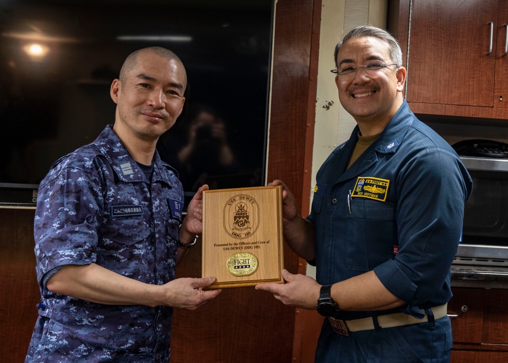Executive Officer of Japanese Maritime Self-Defense Force Destroyer JS Kongo Visits USS Dewey