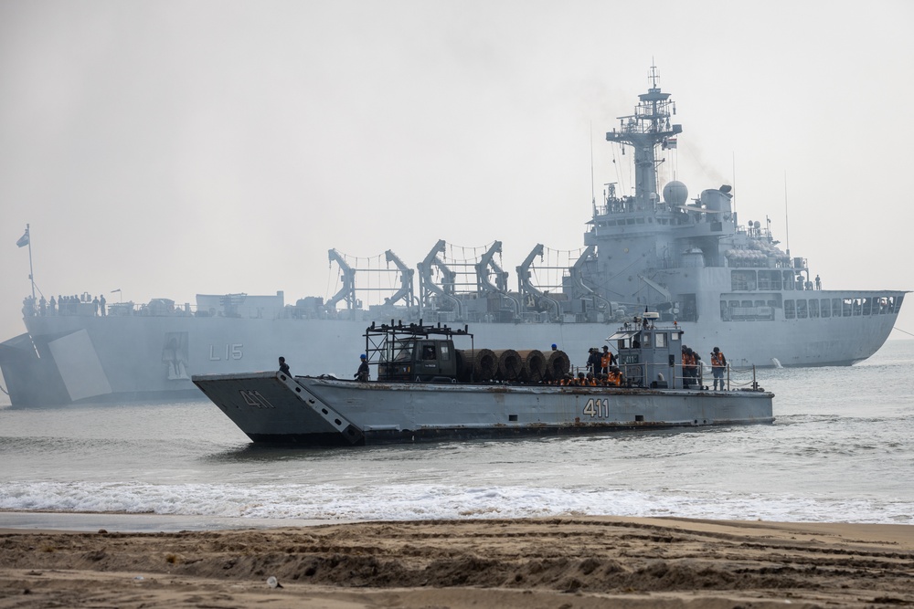 U.S. and Indian forces conduct amphibious operations for distinguished visitors at Exercise Tiger Triumph 2024