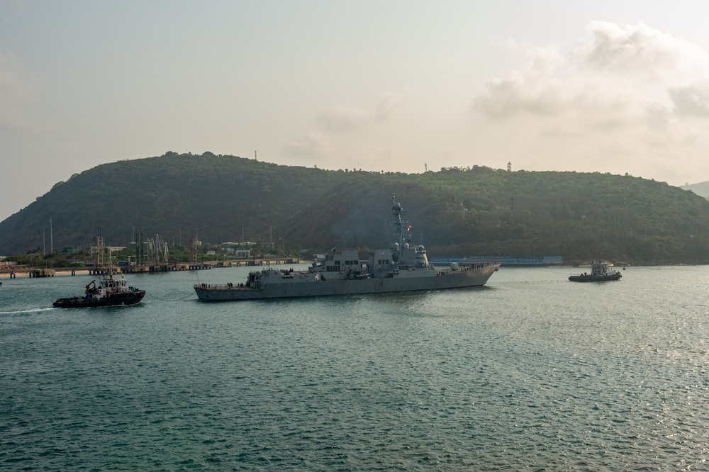 USS Halsey (DDG 97) arrives in India