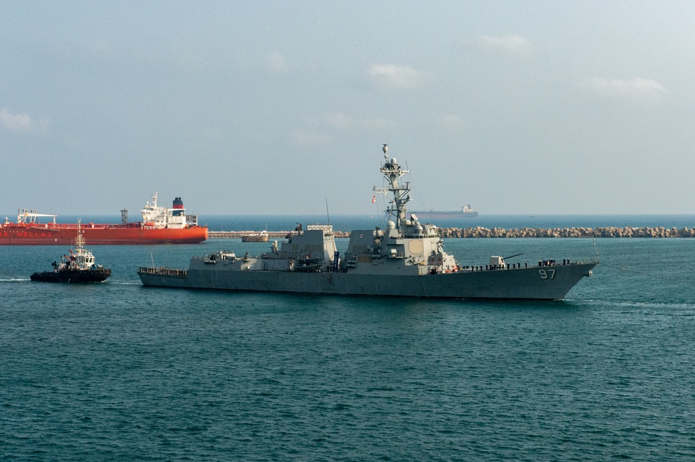 USS Halsey (DDG 97) arrives in India