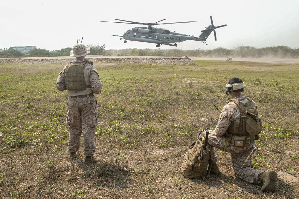 15th MEU Hits the Beach for Tiger TRIUMPH 24