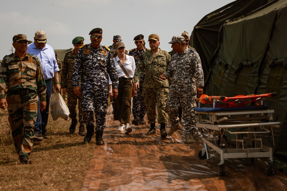 DVs Observe Bilateral Training at Tiger TRIUMPH 24