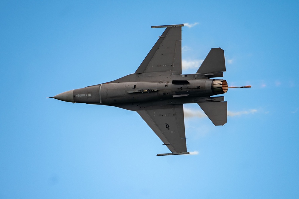 The F-16 Viper Demonstration Team perform at the New Orleans Air Show