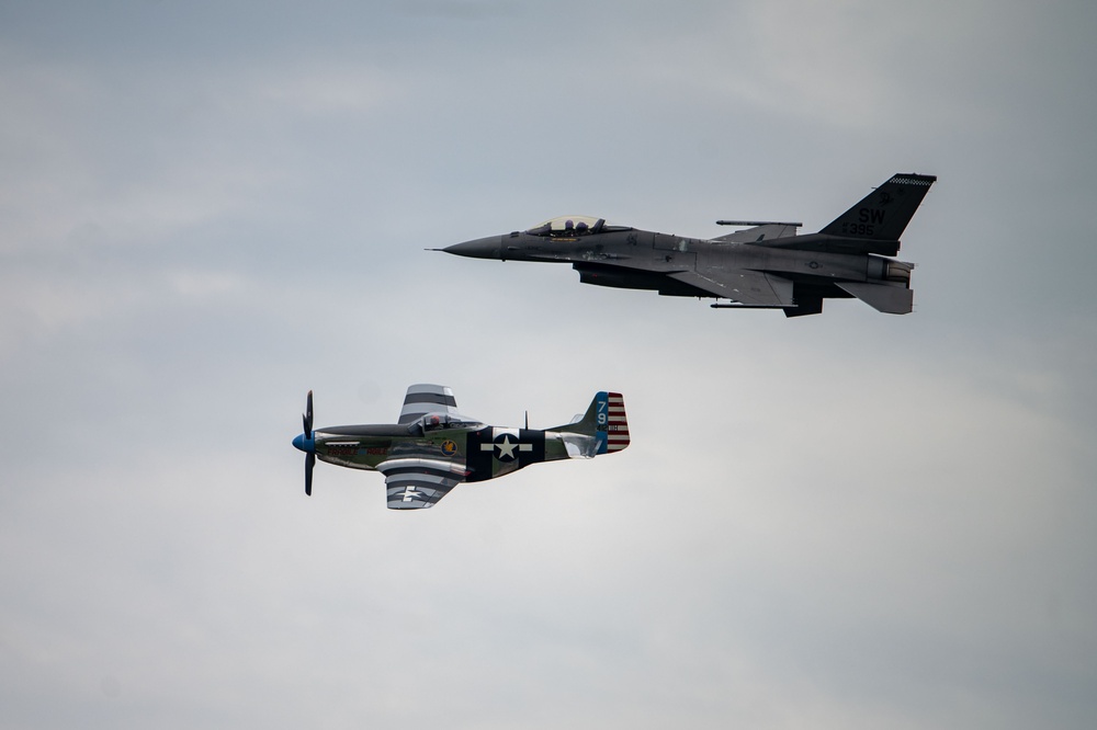 The F-16 Viper Demonstration Team perform at the New Orleans Air Show