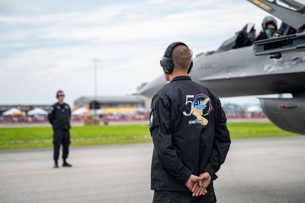 The F-16 Viper Demonstration Team perform at the New Orleans Air Show