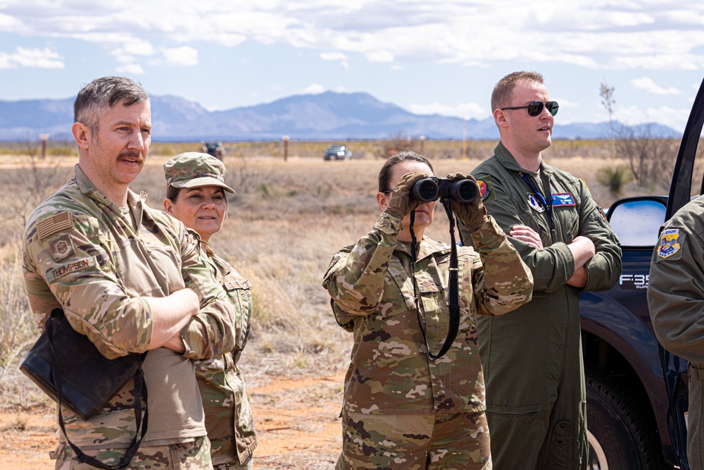 Missouri State leadership tours the AATTC to learn more of its mission for the mobility air force.