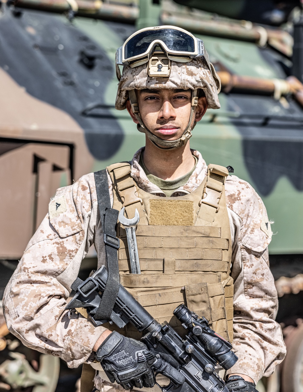 Marines with 4th Assault Amphibian Battalion conduct live-fire range