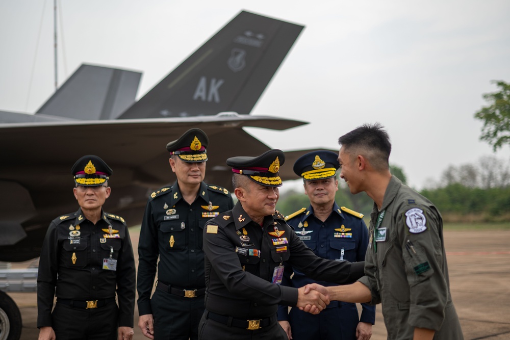 Head of the Royal Thai Armed Forces gets familiar with US Air Force assets