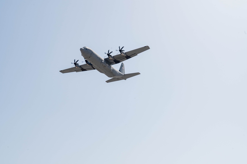 Airmen load AFCENT C-130s with humanitarian aid bound for Gaza