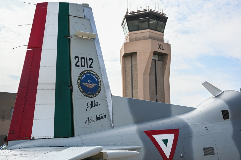 Mexican Air Force visits Laughlin for Fiesta of Flight
