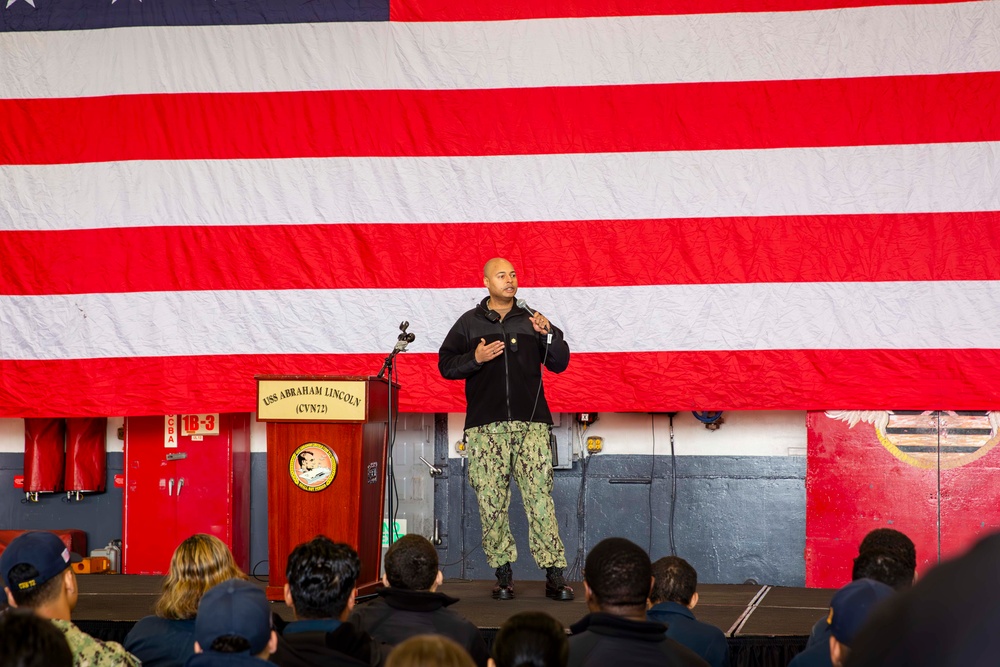 Abraham Lincoln hosts a deployment readiness brief