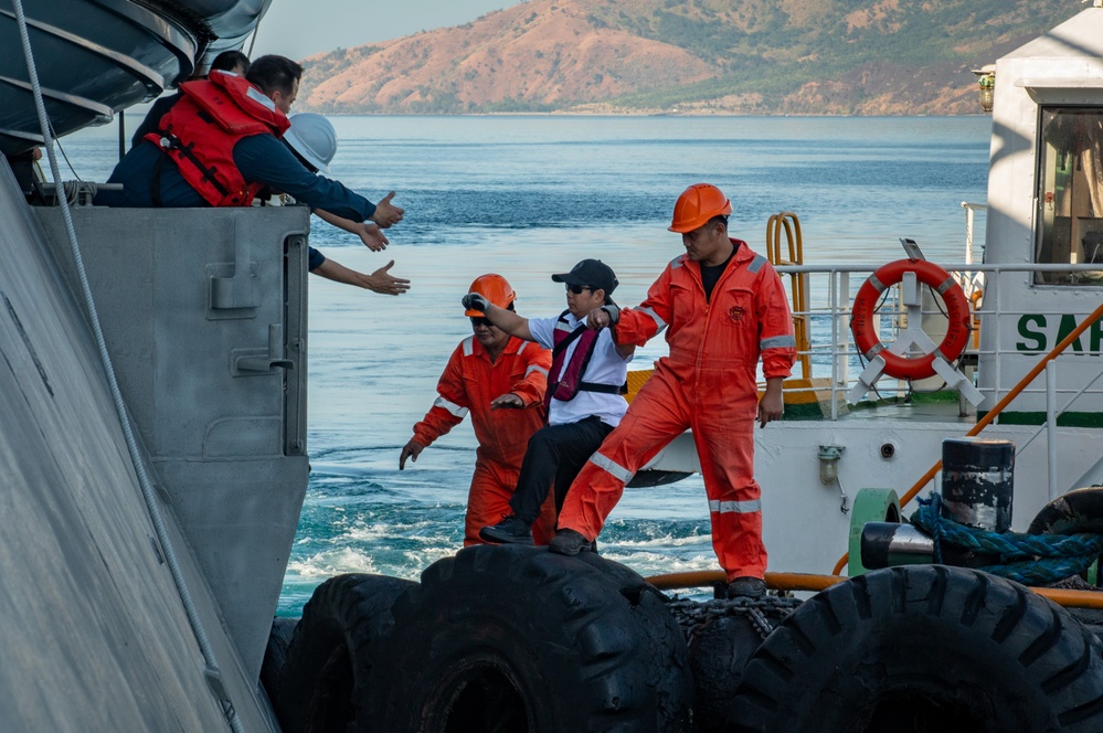 USS Mobile (LCS 26) Gold Crew conducts Sea and Anchor operations in Philippines