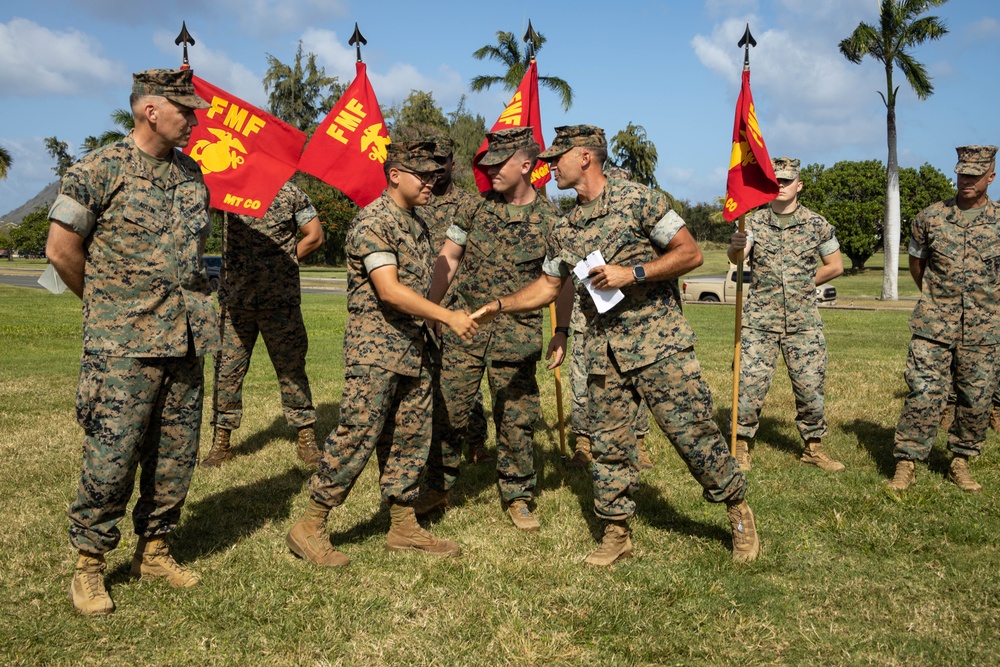 1st MAW Commanding General visits MAG-24