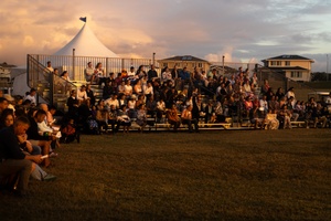 Hawaiian performers put on holiday concert for MCAS Iwakuni (Radio)