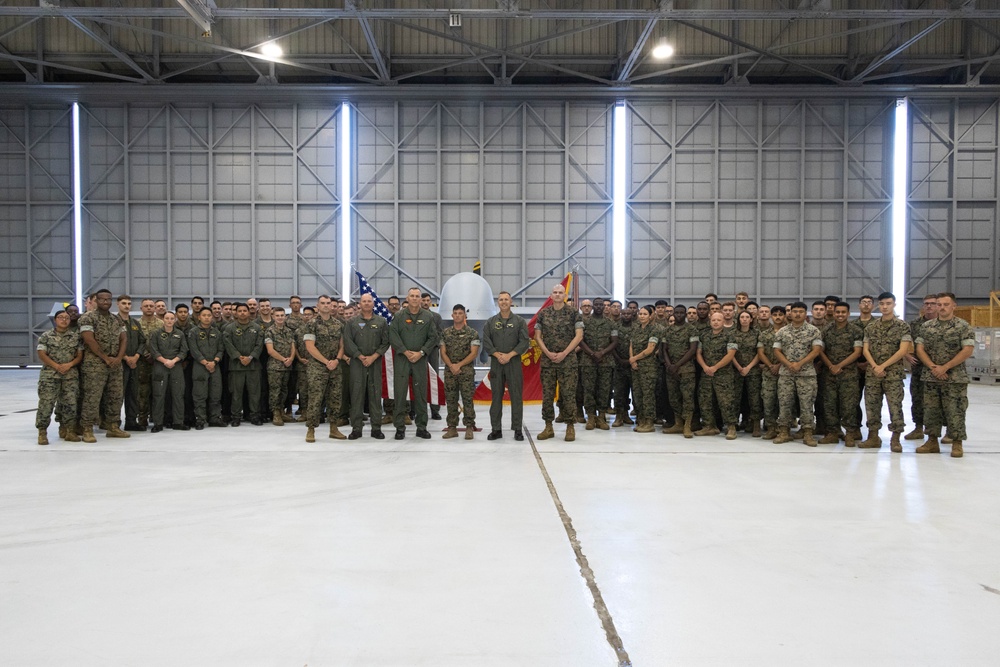 1st MAW Commanding General visits MAG-24